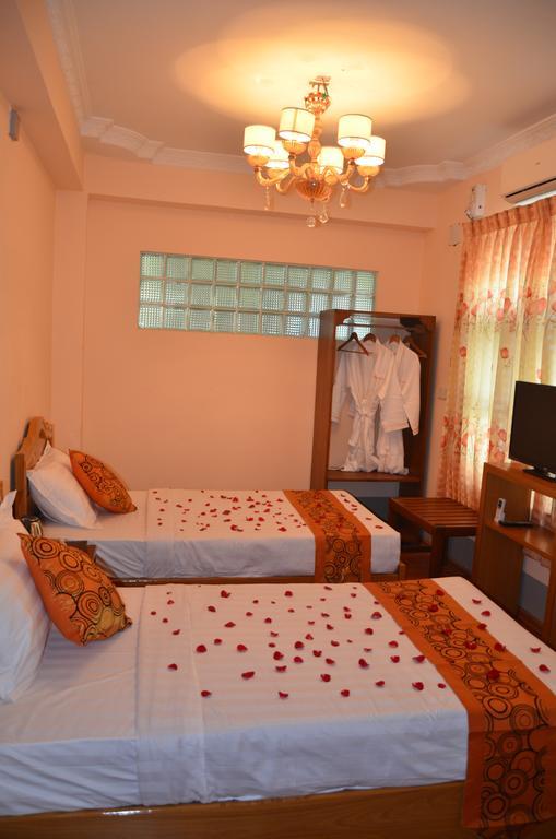 Royal Yadanarbon Hotel Mandalay Room photo